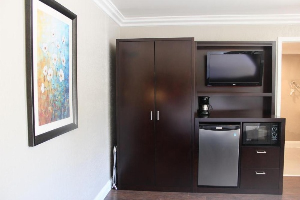 Inn at Highway 1 image 9